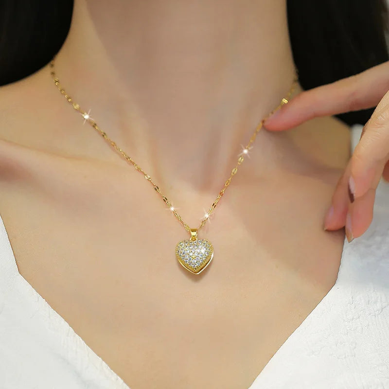 Luxurious Heart Pearl Oyster Necklace