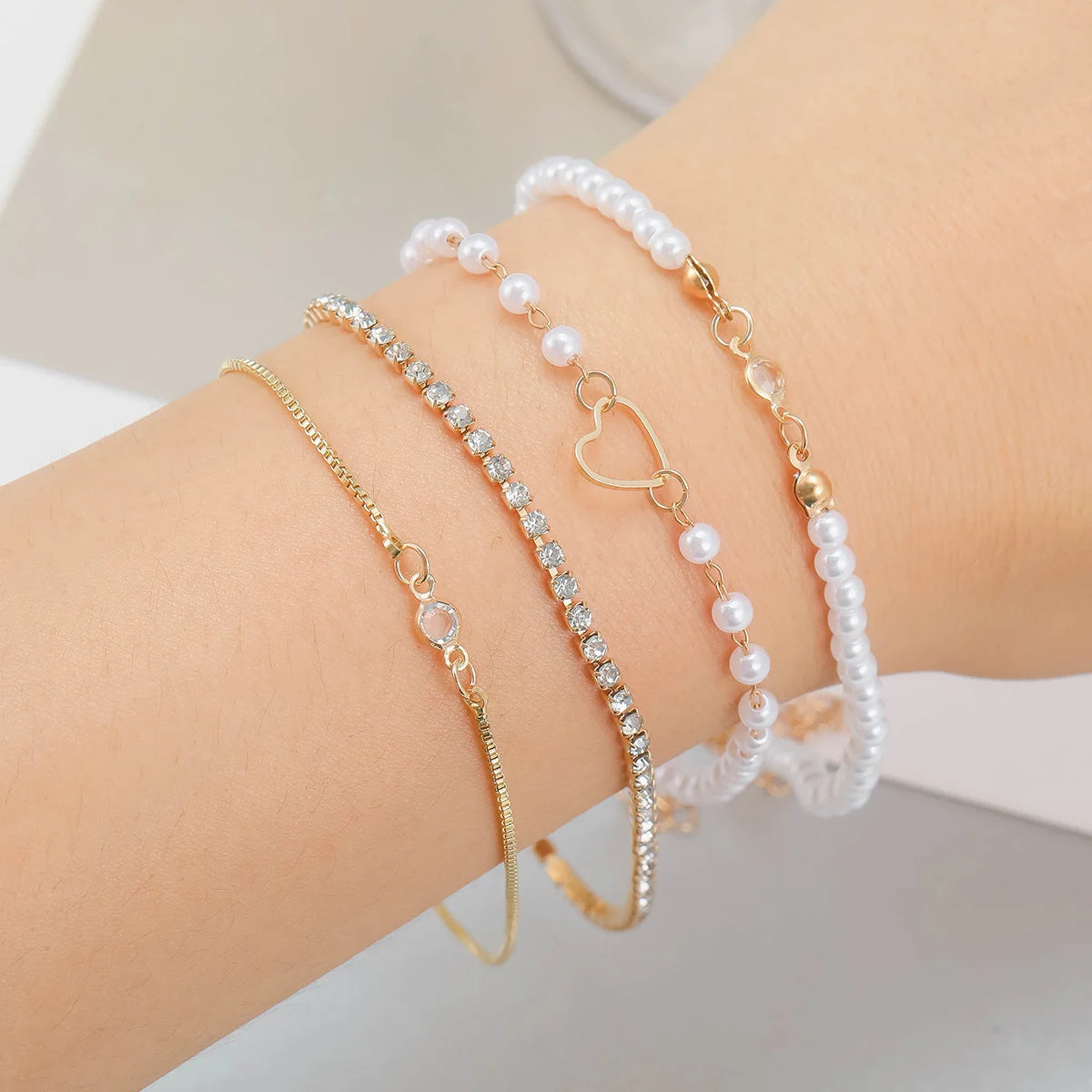 8pcs Daisy Flower Pendant Bracelet Set for Women Bohemian Beaded Enamel Star Heart Pearl Bangles