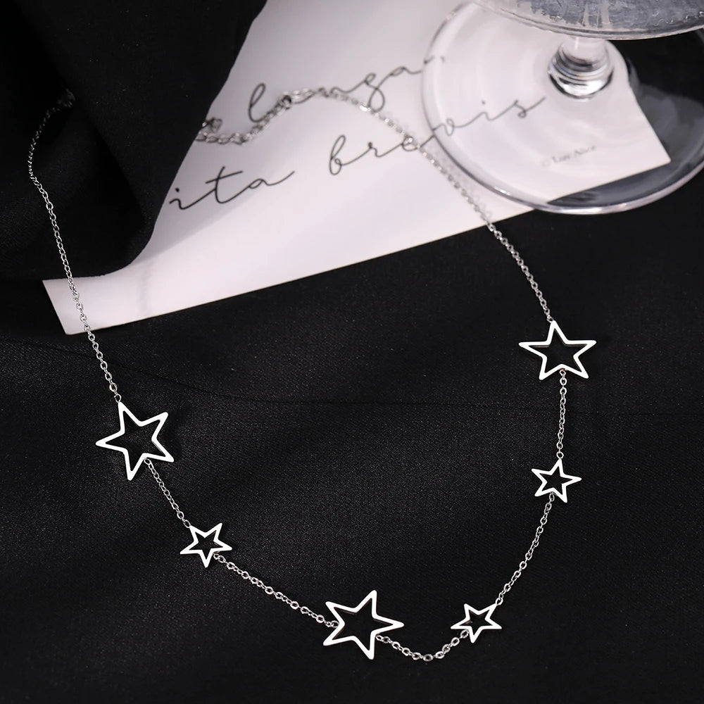 Short Star Necklace Eye Catching Designer Brand Name Necklace High Quality Silver Metal Star Shape Short Necklaces for Women