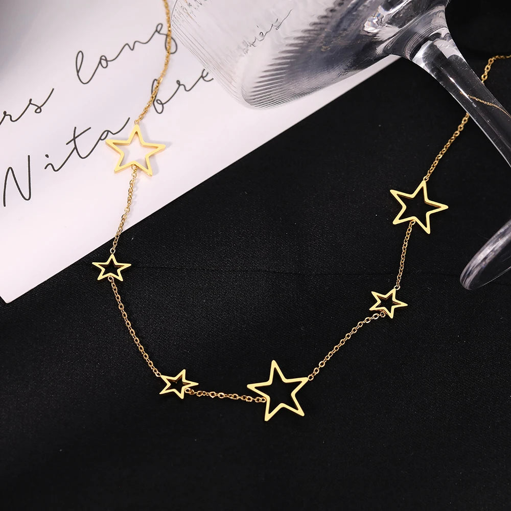 Short Star Necklace Eye Catching Designer Brand Name Necklace High Quality Silver Metal Star Shape Short Necklaces for Women