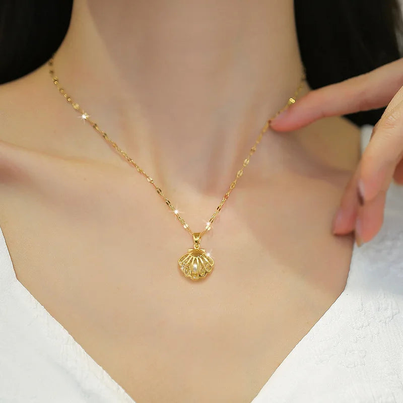 French Hollow Shell Pearl Fashion Necklace