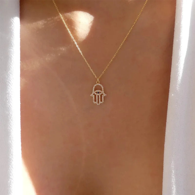 Vintage Hollow Hamsa Hand Clavicle Chain Choker